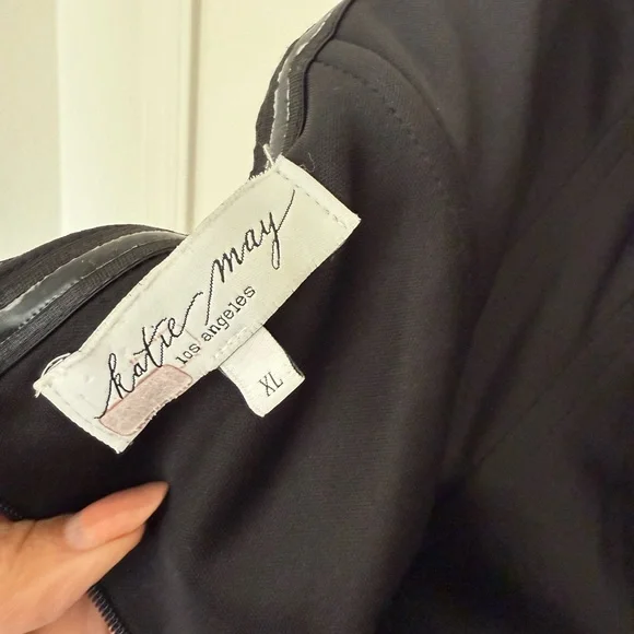 Katie May
Nami Gown - Picture 10 of 12